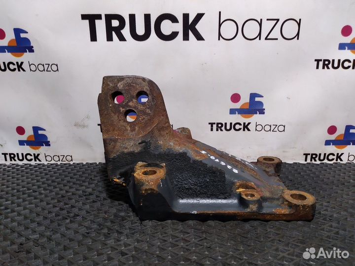 1757738 Кронштейн двигателя левый