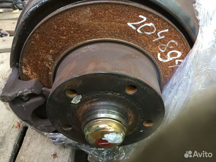 Скоба заднего тормозного суппорта б/у Audi A4 b5