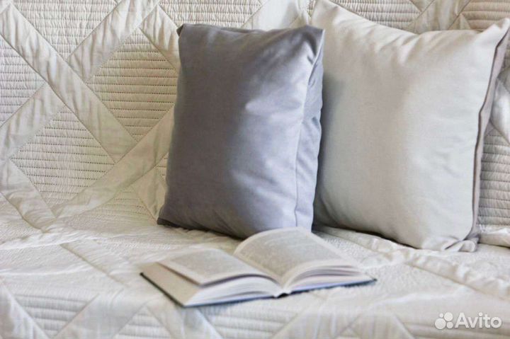 Подушка новая декоративная