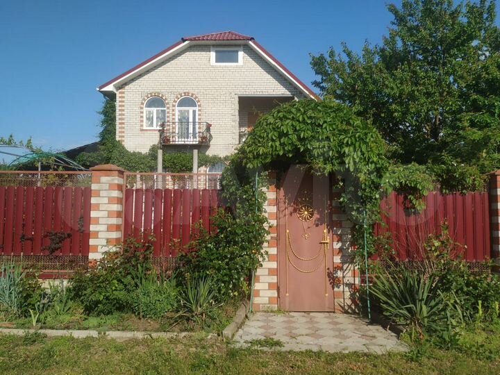 Дом 200 м² на участке 35 сот.