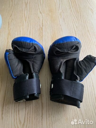 Боксерские перчатки