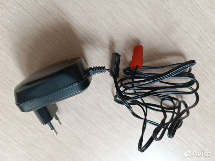 Зарядное устройство Robiton LAC12-1000/II