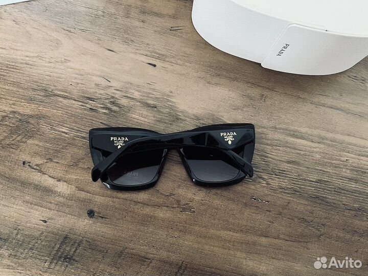 Очки prada