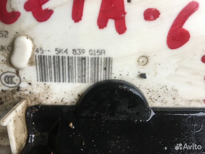 Замок задней левой двери Volkswagen Jetta 6