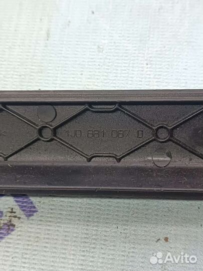 Накладка внутренная левая Шкода Октавия тур А4