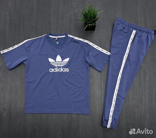 Весенний спортивный костюм Adidas