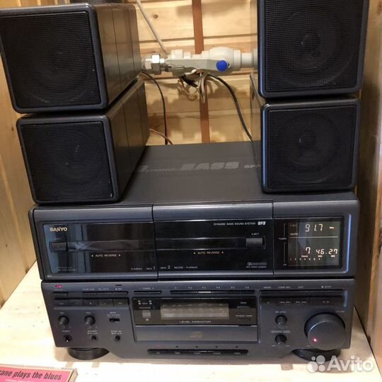 Музыкальный центр Sanyo Dymamic Bass Sound sus SF3