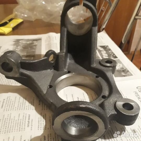 Продаю поворотный кулак на Форд Транзит 2006 г.в