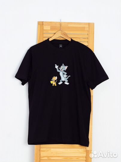 Черная футболка с принтом Том и Джерри