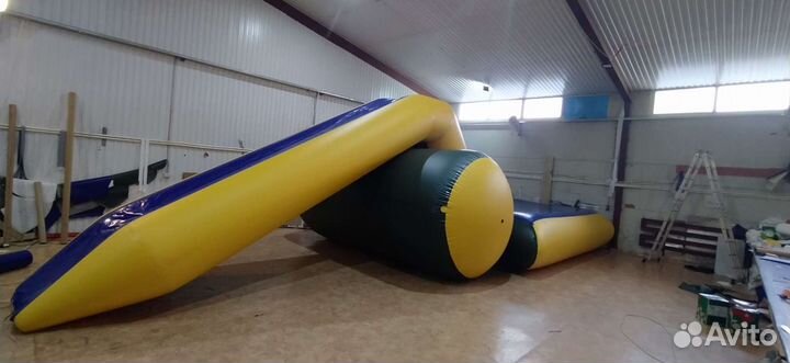 Надувная водная горка