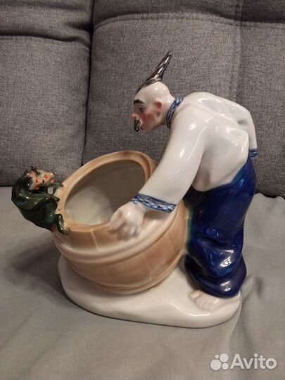 Статуэтка казак держатель для бутылки