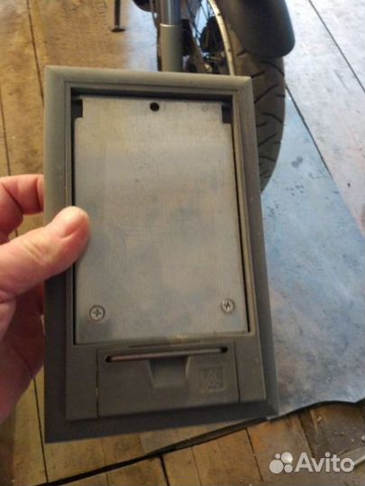 Лючок для розеток OBO