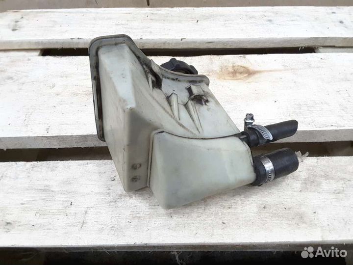 Бачок гидроусилителя на Ford Mondeo I