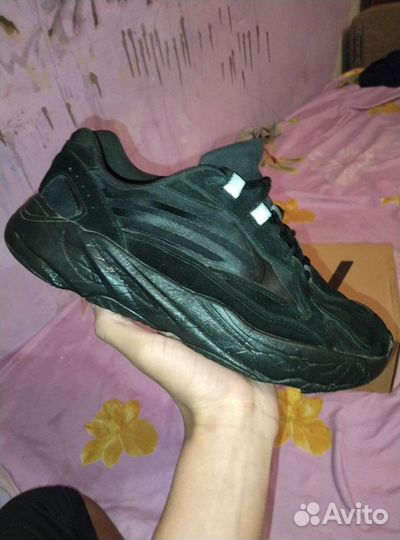 Adidas yeezy boost 700 v2