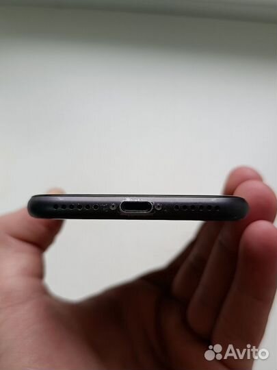 iPhone 8, 64 ГБ