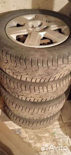 Nokian Tyres Hakka i3 215/65 R16