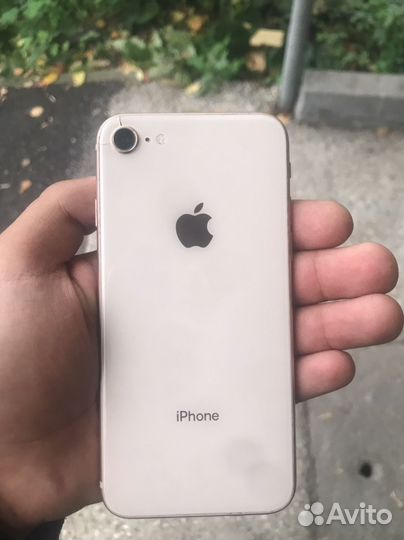 iPhone 8, 64 ГБ