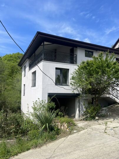 Дом 297,5 м² на участке 4,4 сот.