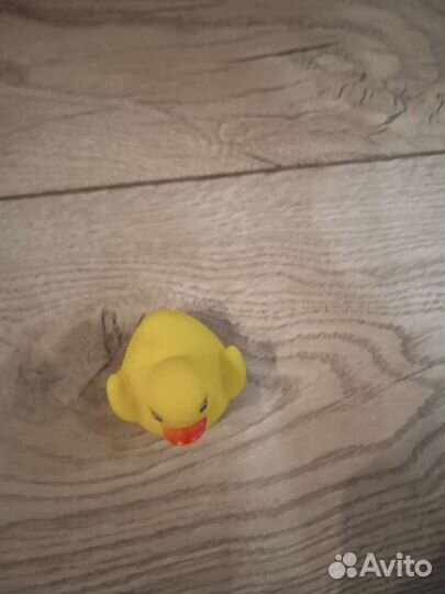 Резиновая уточка пищалка