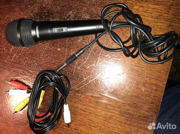 DVD-плеер караоке BBK dv326si с микрофоном