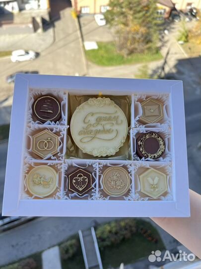Шоколад ручной работы для свадебного торжества