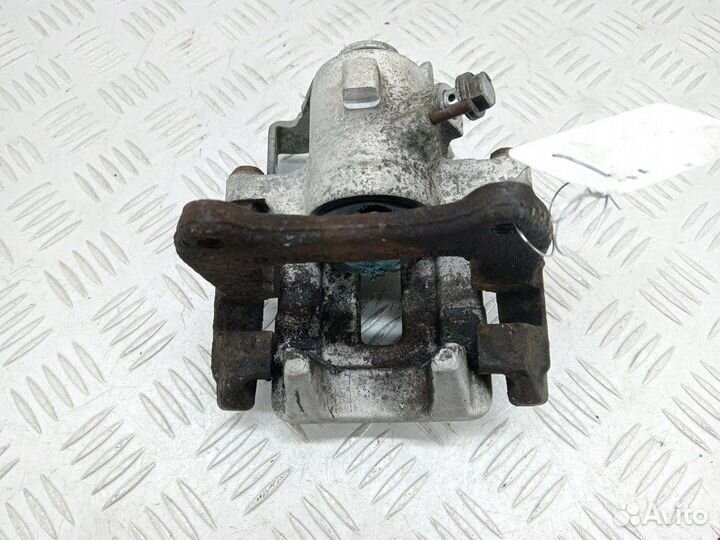 Суппорт задний левый для Audi A4 B6 8E0615423G