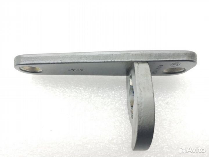 Петля двери задняя правая Mercedes-Benz C-Class