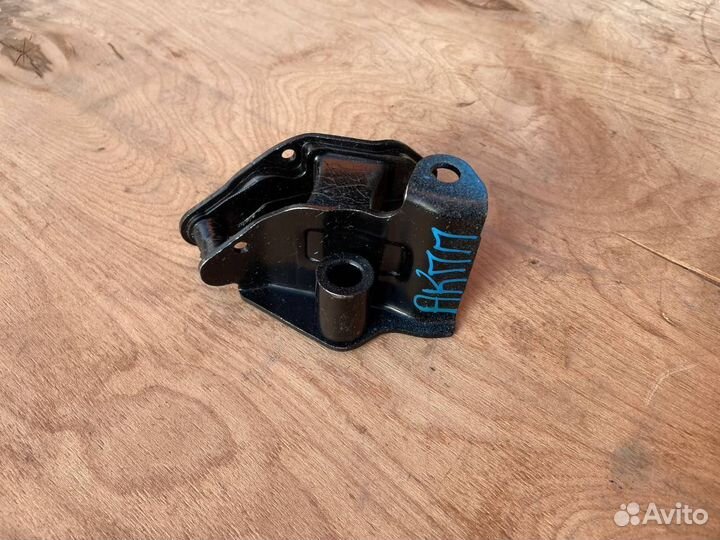 Подушка АКПП на подрамник Honda Accord 7 CL9