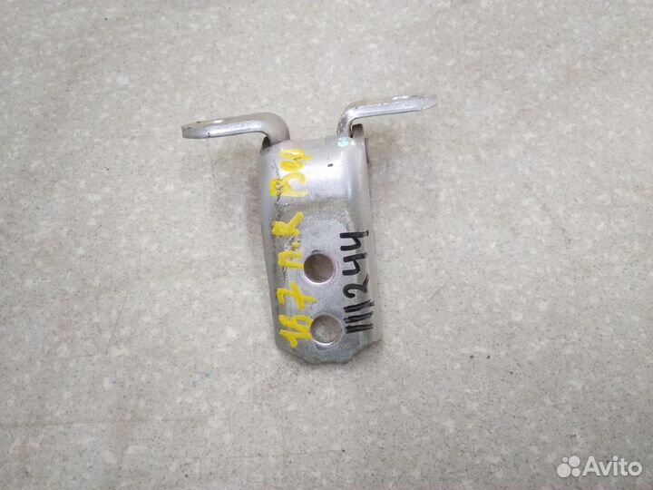 Петля двери передней правой верхняя Toyota Auris