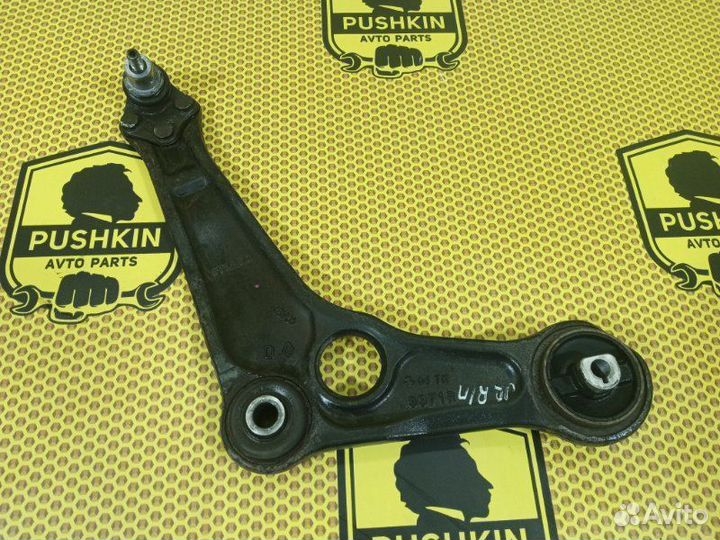 Рычаг подвески нижний передний правый Renault