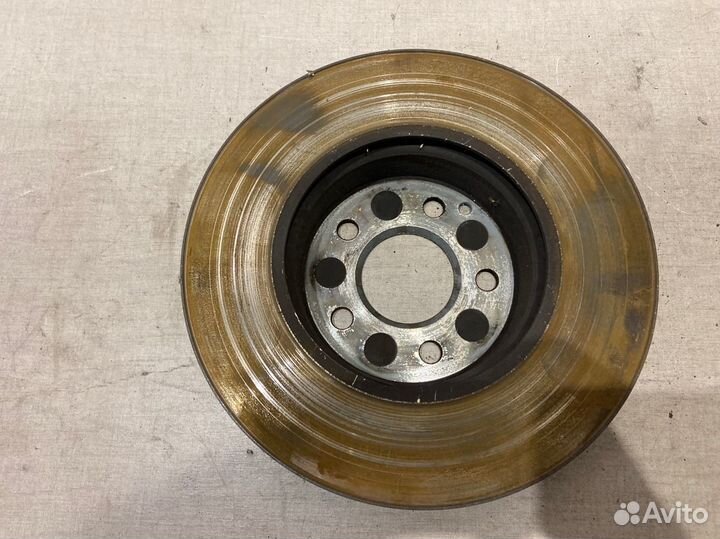 Диск тормозной передний Mercedes C180 C204 271.820