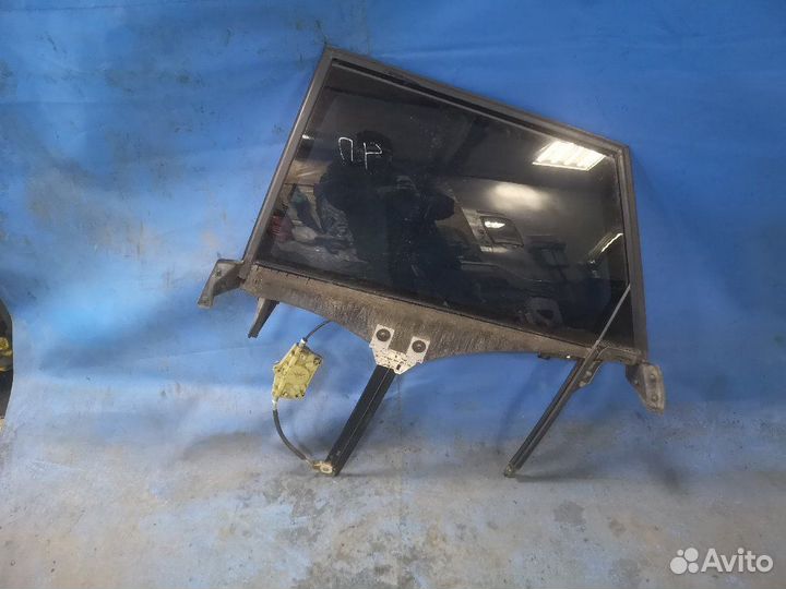 Стекло заднее левое в сборе Audi A6 C6 Allroad Ava