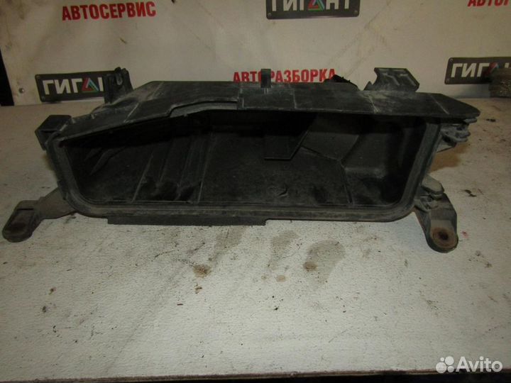 Корпус воздушного фильтра RAV 4 2000-2005