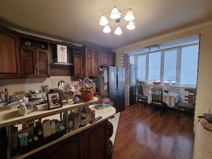 2-к. квартира, 70 м², 6/6 эт.