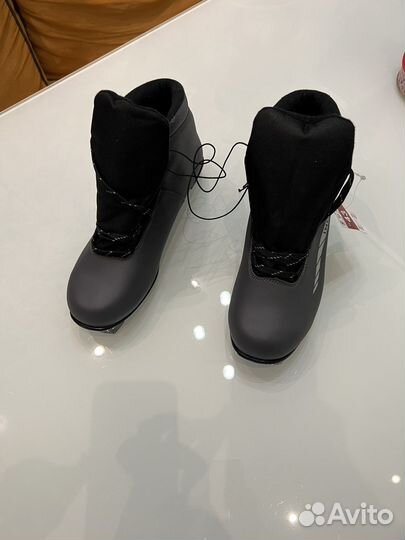 Лыжные ботинки inovik 43 размер абсолютно новые