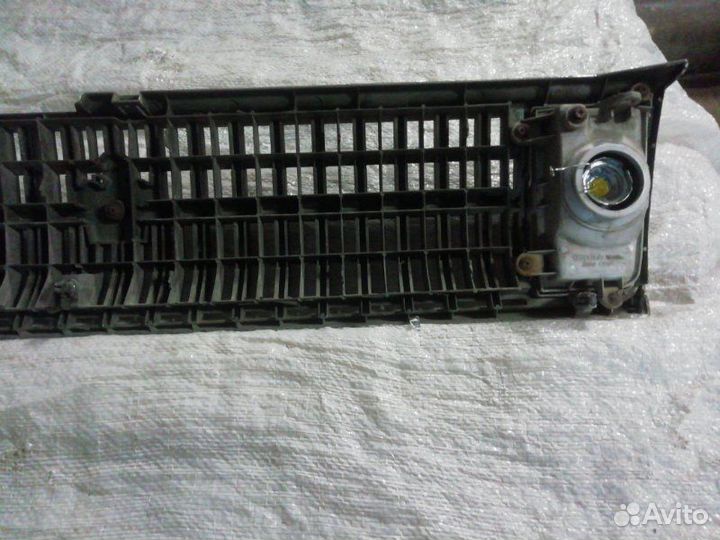 Решетка радиатора передняя Toyota Crown