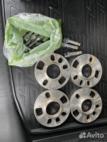 Проставки колесные 5х108 20мм + болты