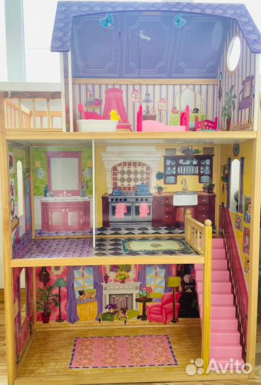 Большой кукольный домик