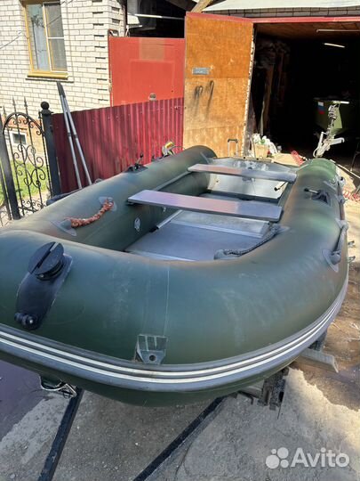 Лодка Кайман330