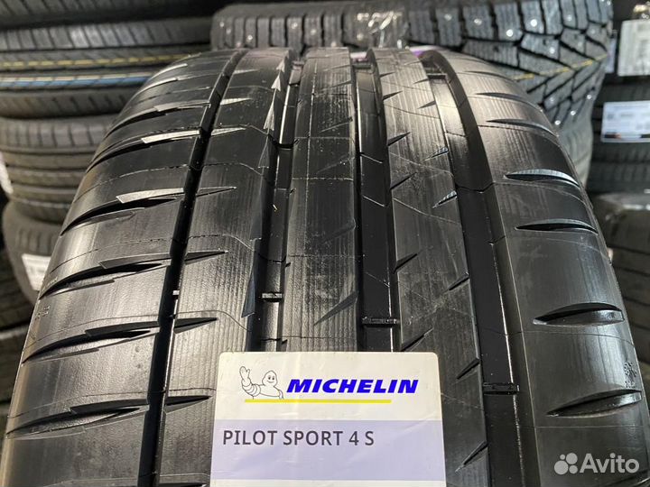 Michelin Pilot Sport 4 S 285/25 R20 93Y