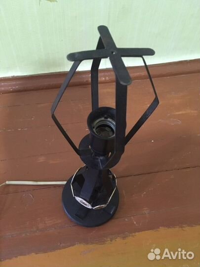 Лампа настольная