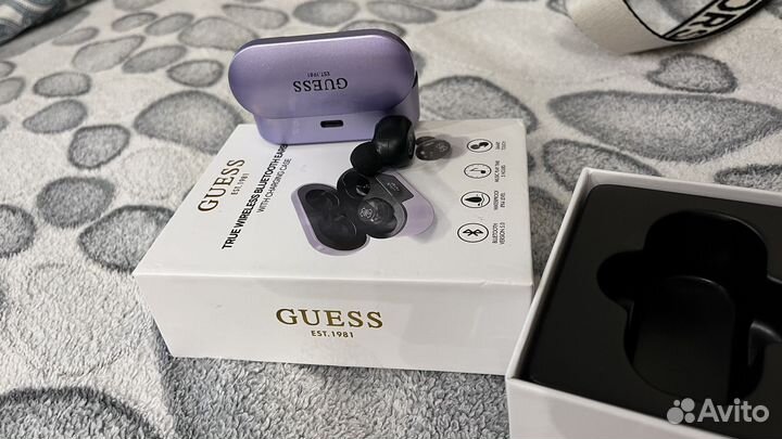 Беспроводные наушники guess вакуумные