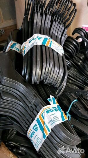 Вешалка (плечики)