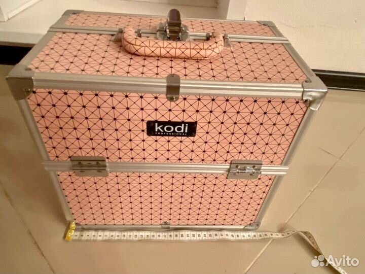 Бьюти кейс Kodi визажиста маникюра косметики