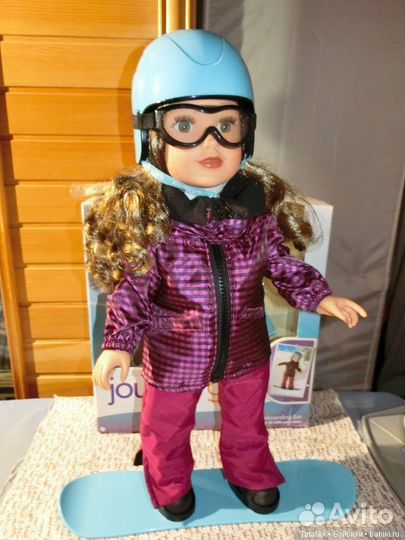 Сноуборд, ботинки, шлем с очками, костюм для куклы