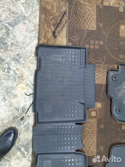 Автомобильные коврики резиновые toyota rav4 xa40