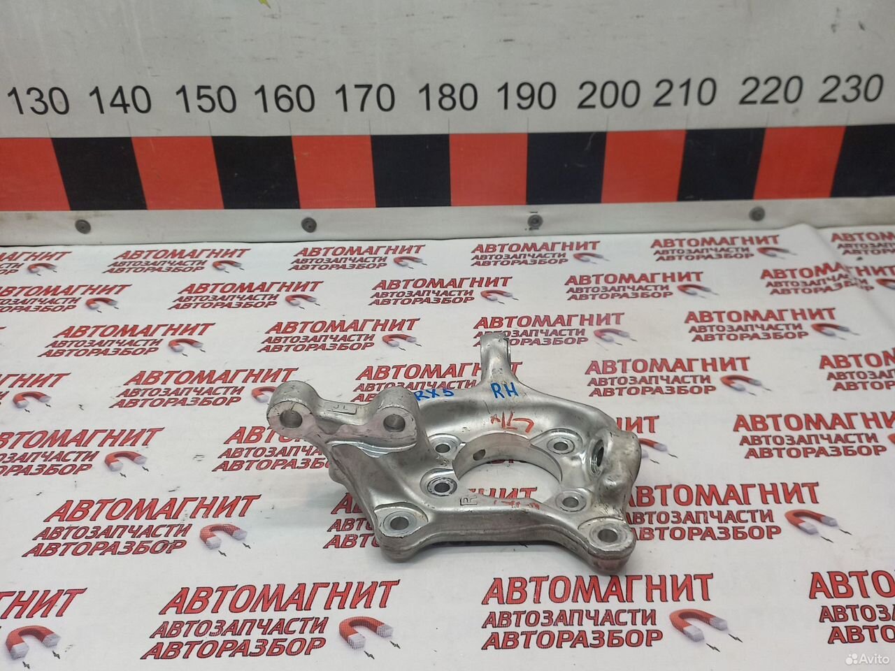 Кулак поворотный правый Лексус RX5 Lexus RX5