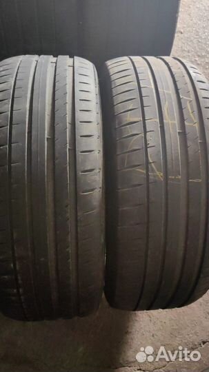 Michelin Pilot Sport 4 245/45 R19 и 275/40 R19 98Y