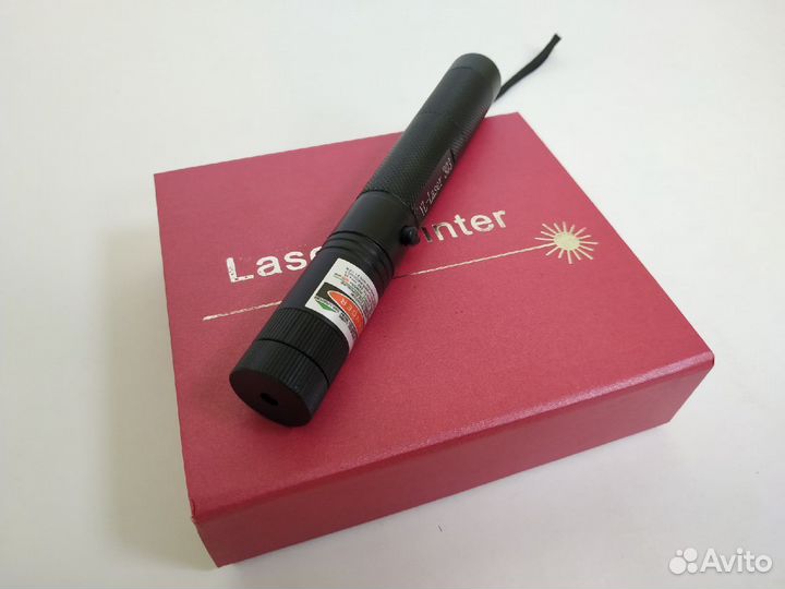 Лазерная указка с одной насадкой и ключом