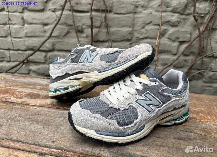 New balance 2002r